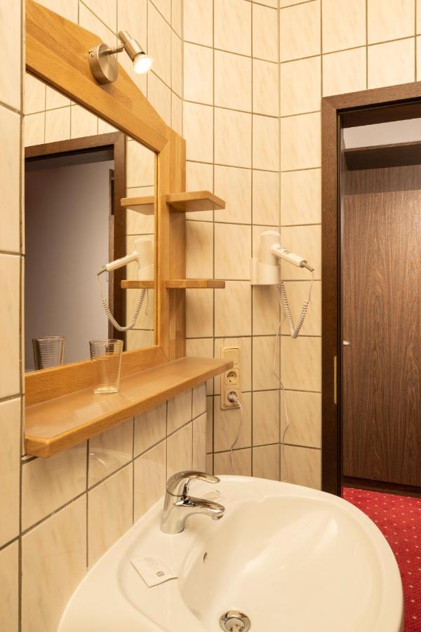 Hotel Restaurant Haesfeld Überherrn Kültér fotó