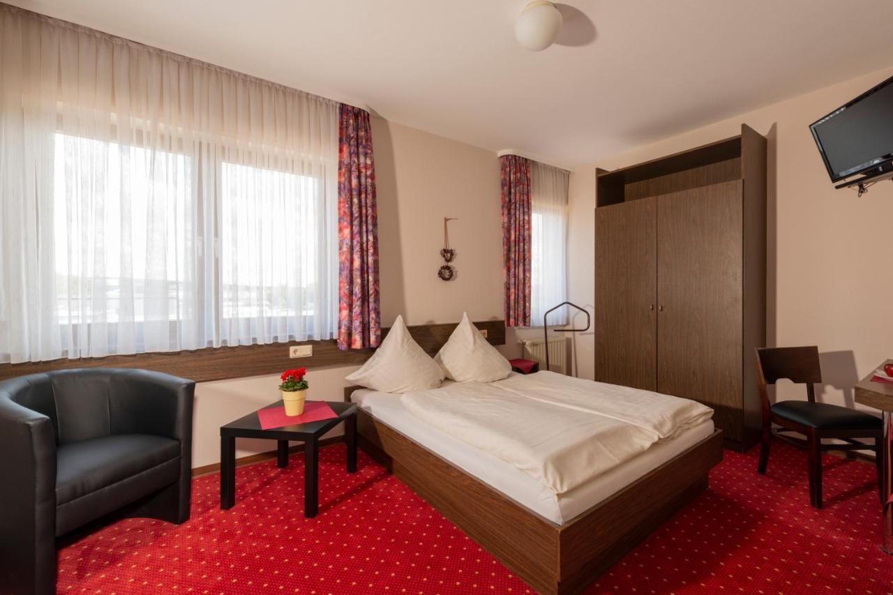 Hotel Restaurant Haesfeld Überherrn Kültér fotó