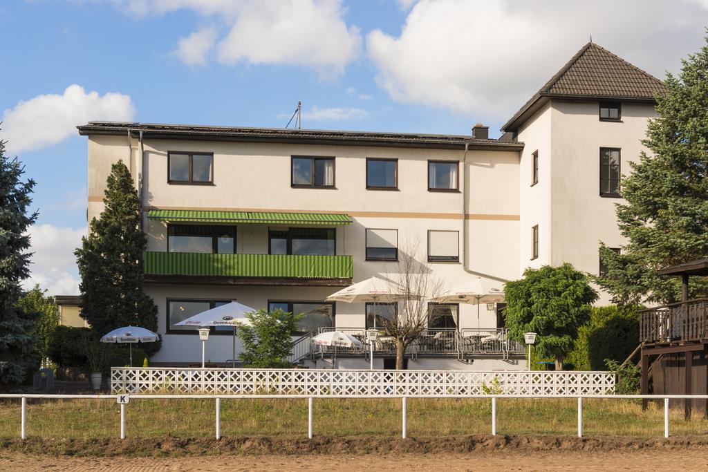 Hotel Restaurant Haesfeld Überherrn Kültér fotó